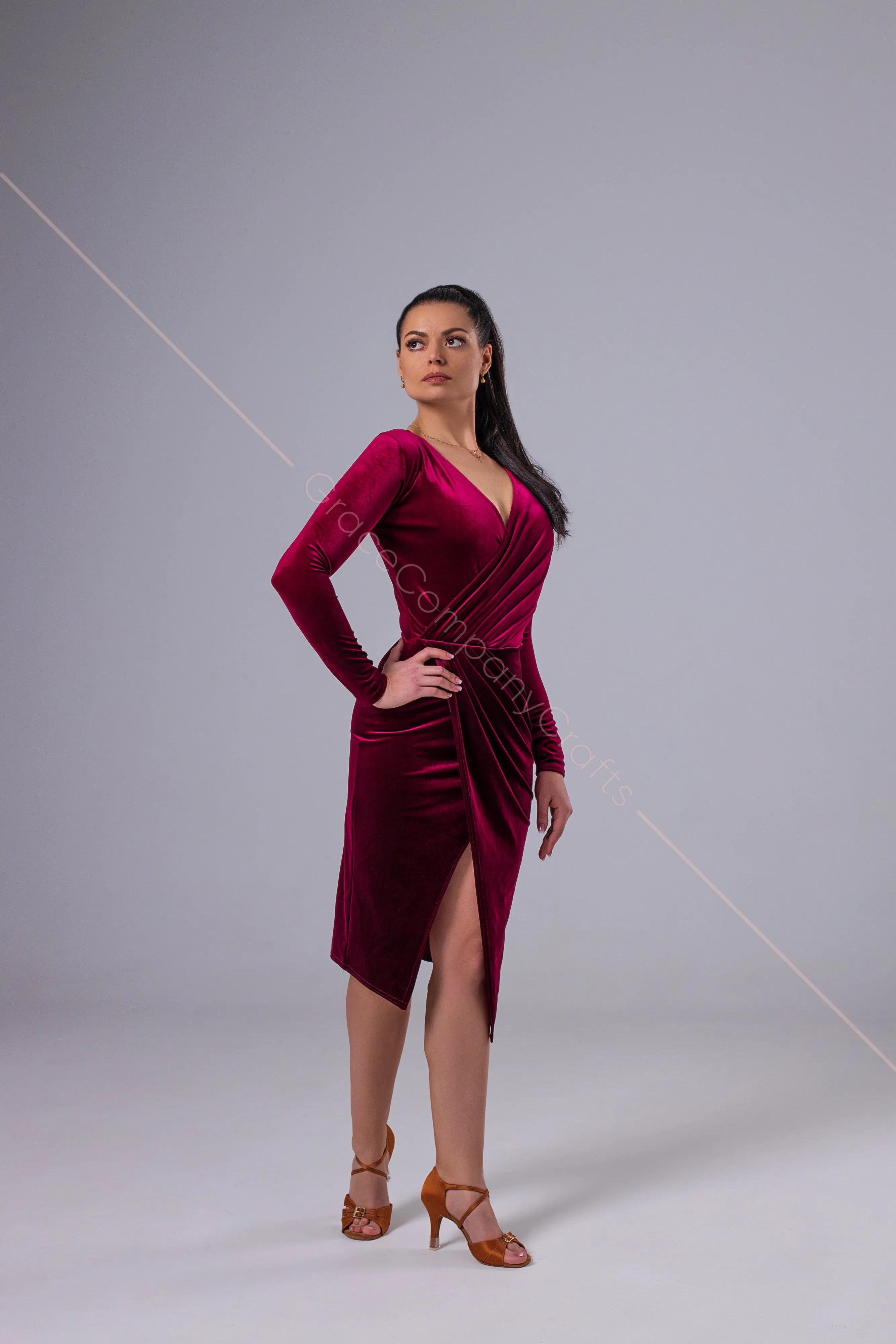 Sophisticated Velvet Pencil Dress with a Touch of Elegance