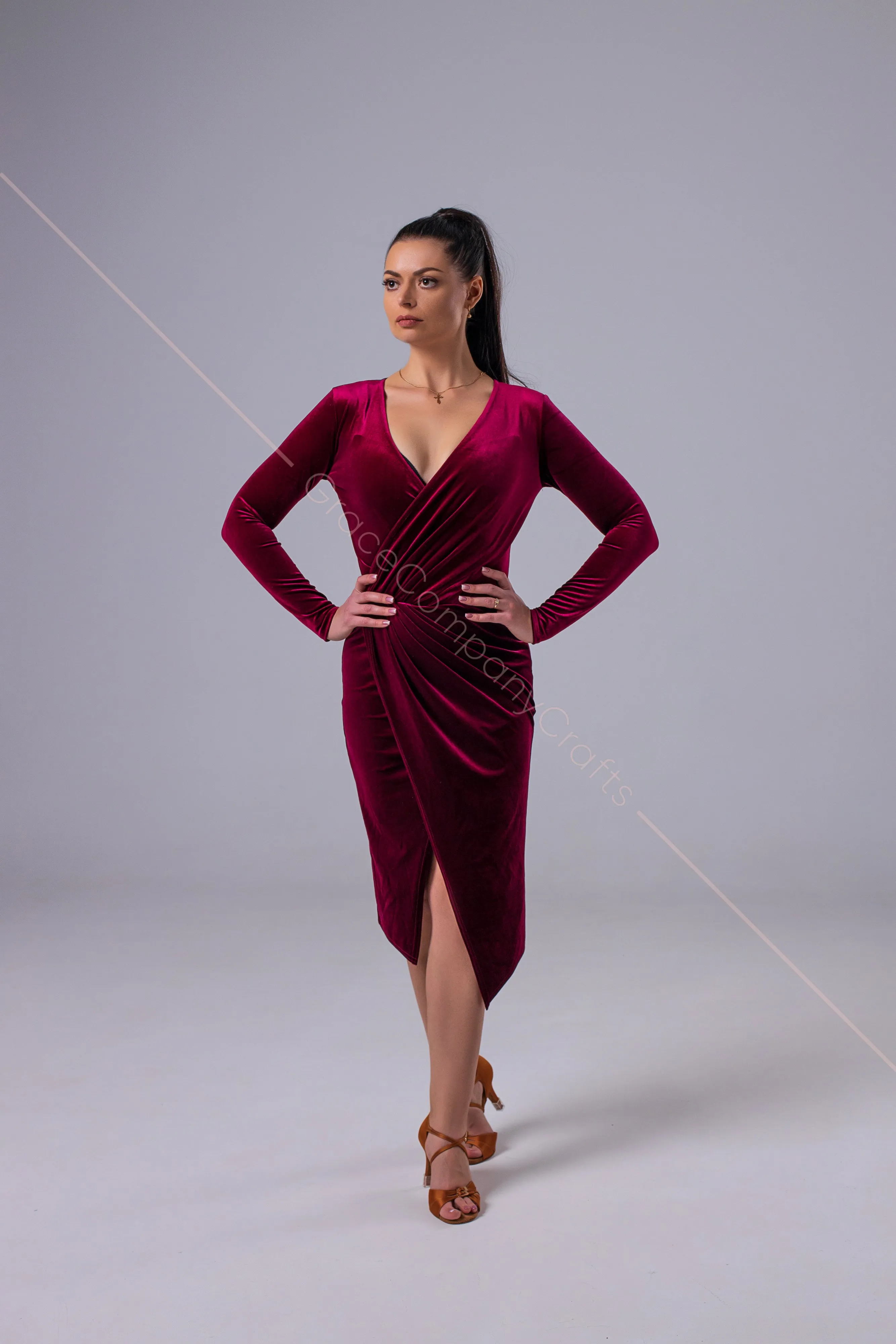 Sophisticated Velvet Pencil Dress with a Touch of Elegance