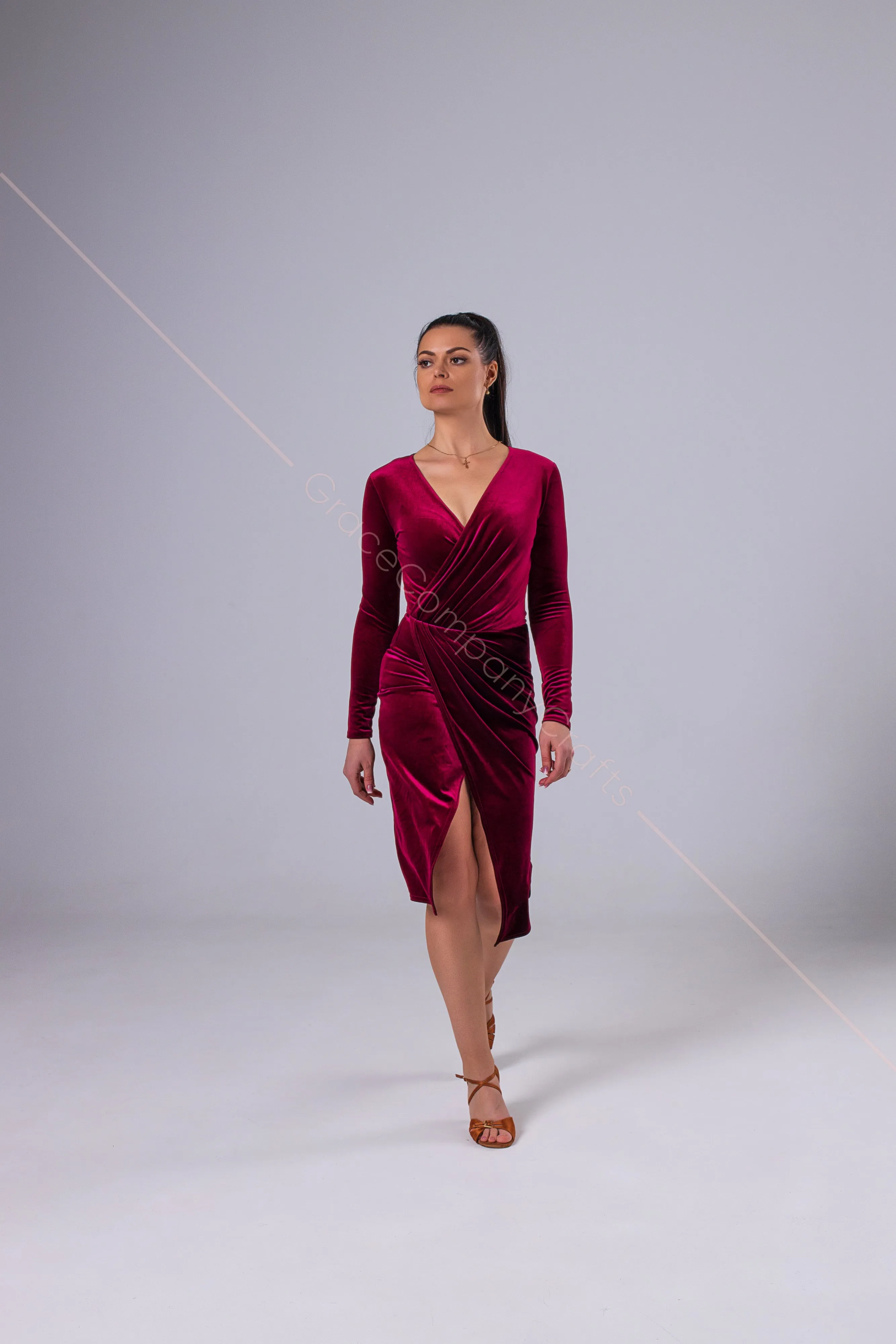 Sophisticated Velvet Pencil Dress with a Touch of Elegance